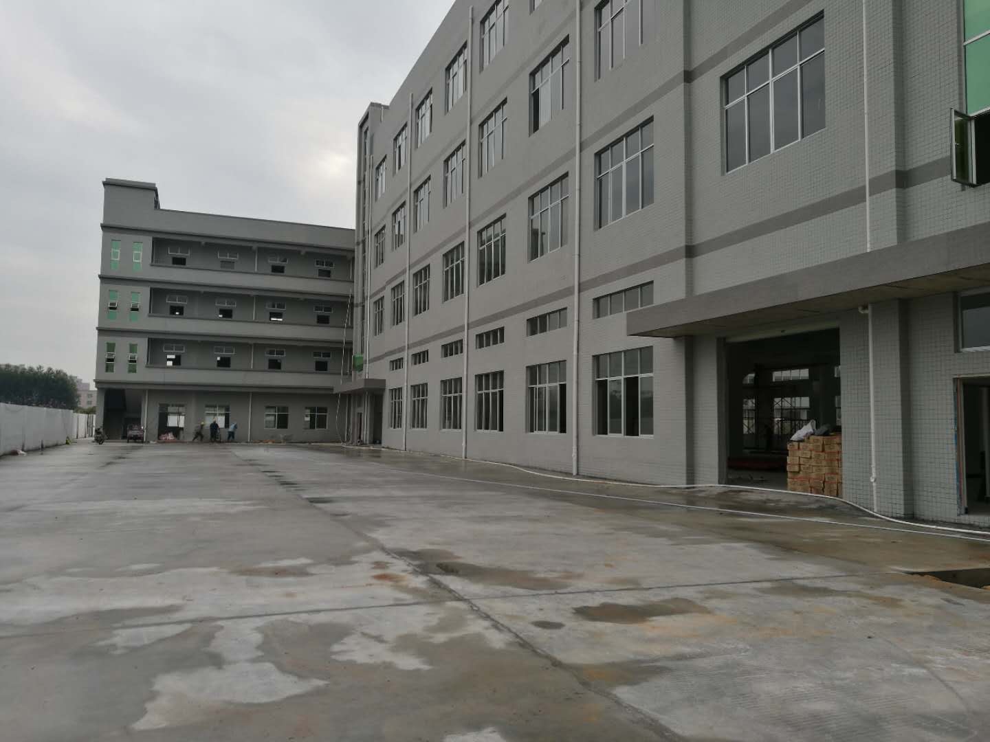 东莞横沥独门独院全新标准厂房6900平方出租
