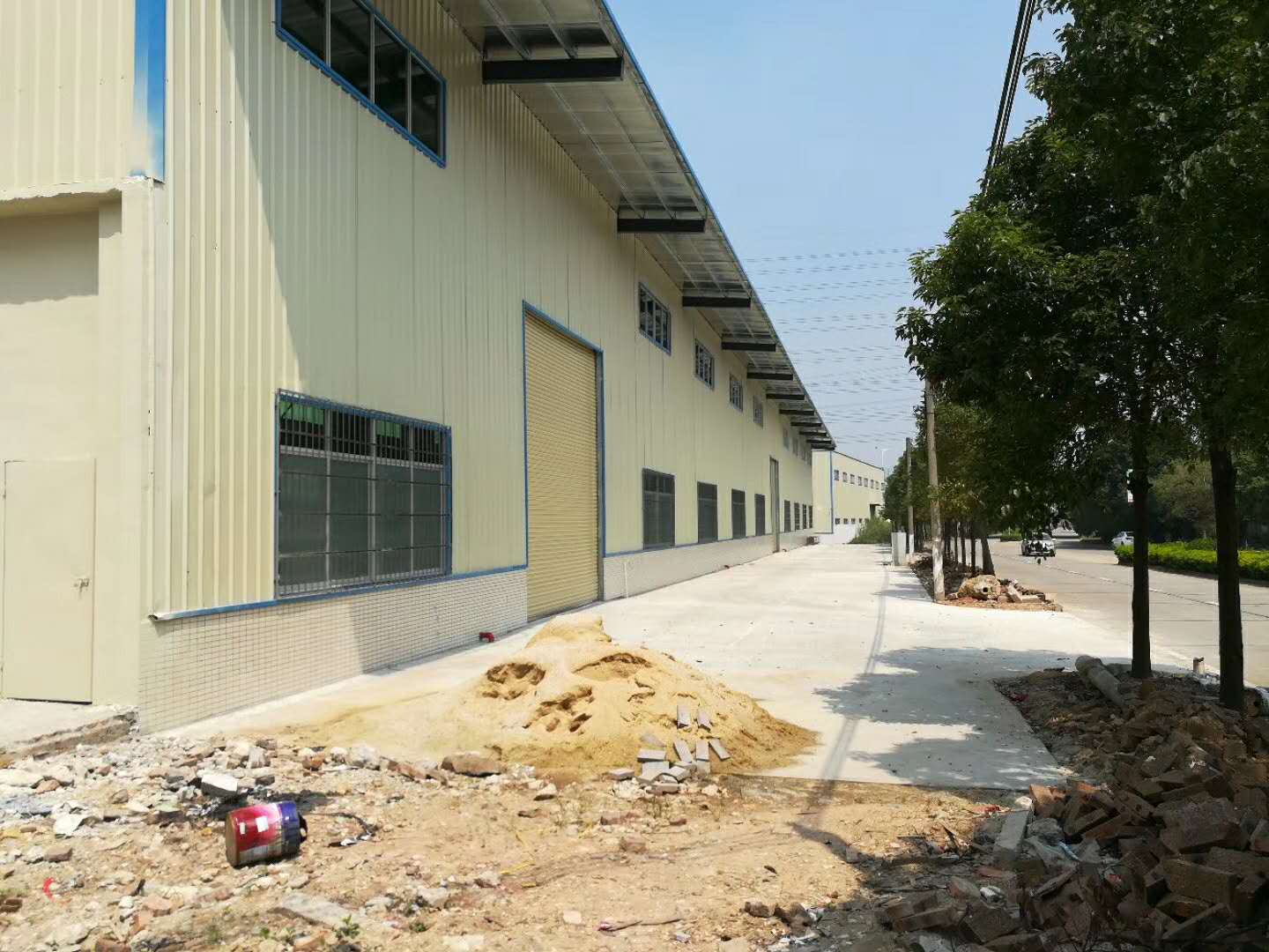 东莞石排新出独栋单一层钢构厂房1100平方出租带牛角