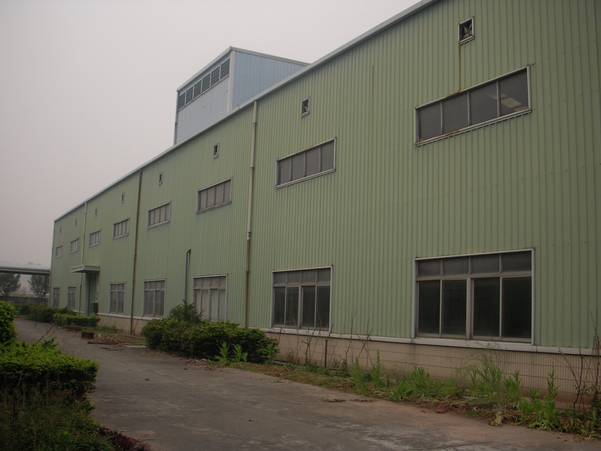 东莞常平独院单一层钢结构带地漆厂房5000平方厂房出租